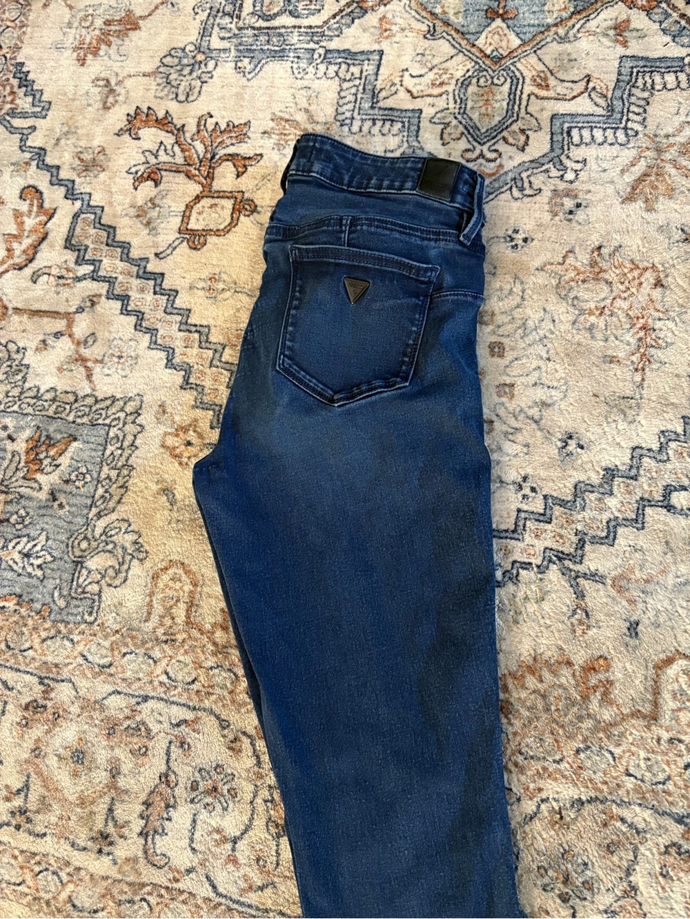 Guess Women’s Skinny Jeans in Dark Blue Wash